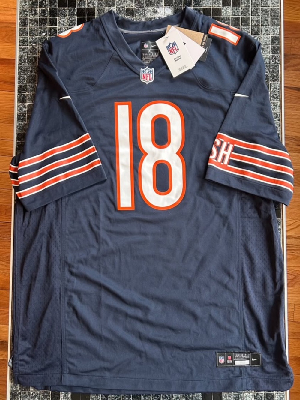 Caleb Williams XL Chicago Bears Jersey - BRAND NEW AND UNWORN